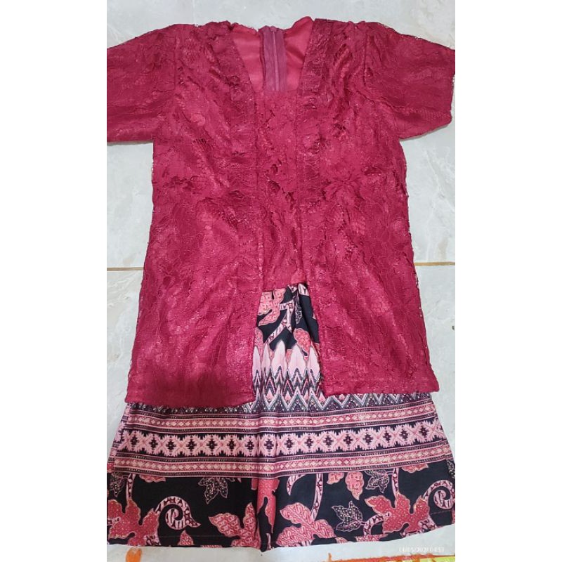 Brukat Kutu Baru Anak - Maroon