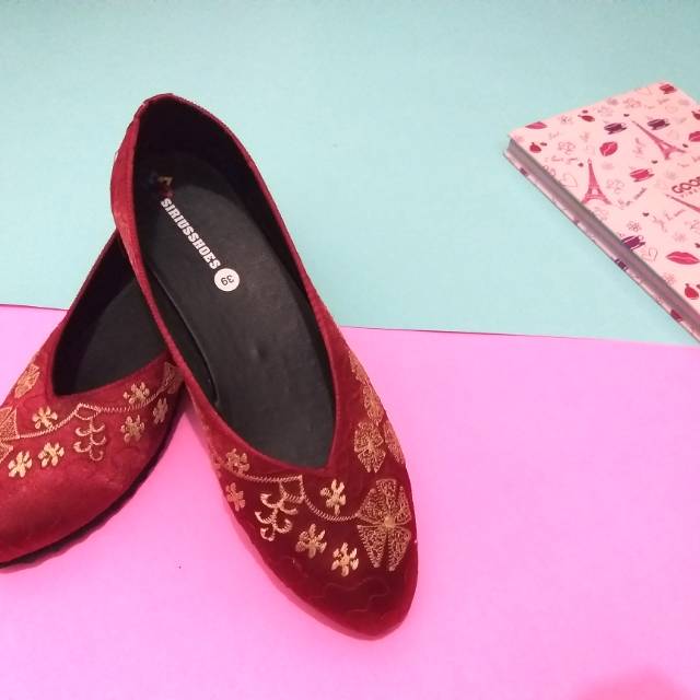 Sepatu bordir