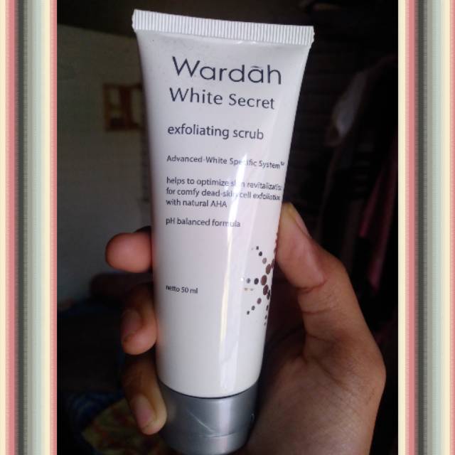 Wardah Exfoliating Scrub 60ml