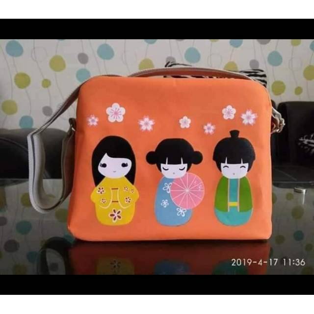 Tas motif boneka
