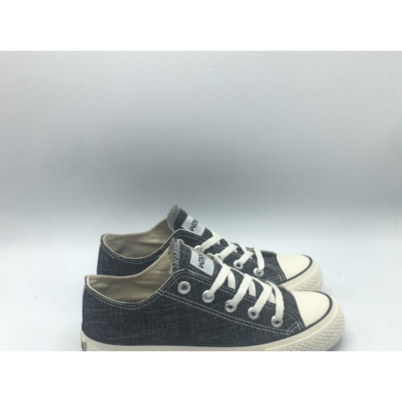 Sepatu Warrior Helios Black Low