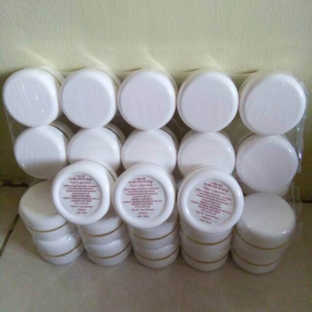 Alas bedak ayulaurence