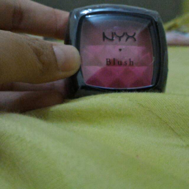 Nyx blush on