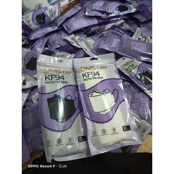 MASKER KF94 HITAM DAN PUTIH