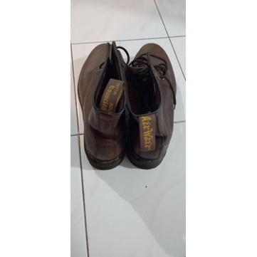 sepatu dr martin