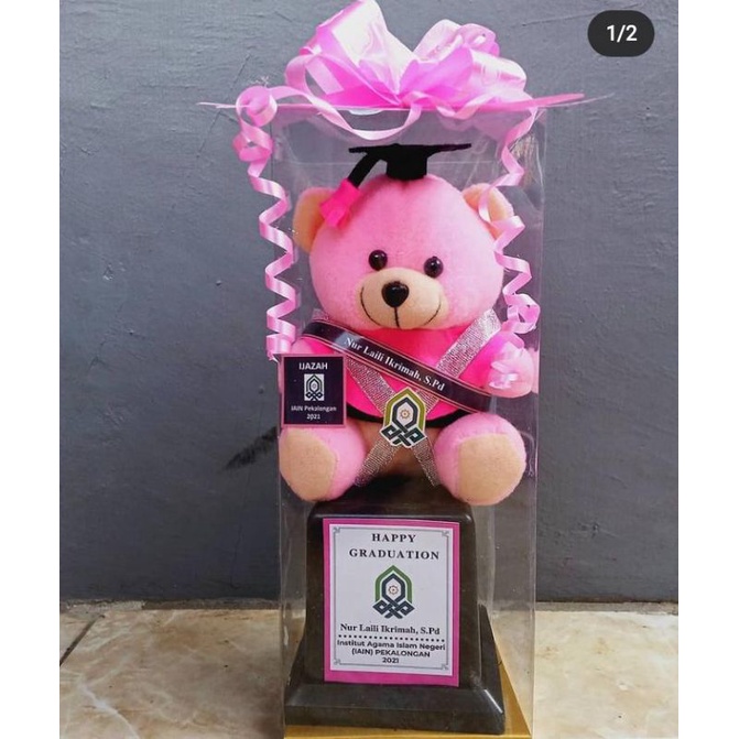 Piala Boneka Wisuda
