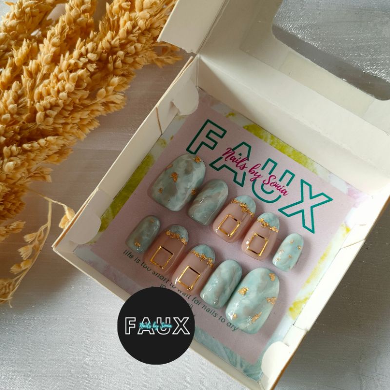 press on nails pastel marble