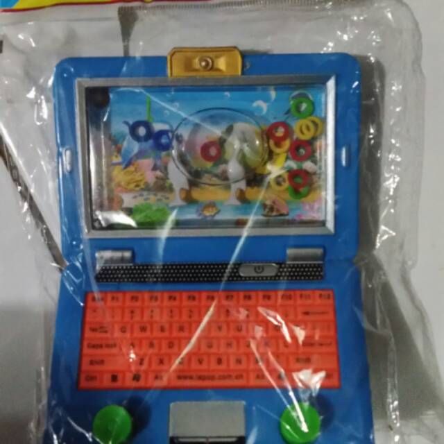 Mainan leptop air