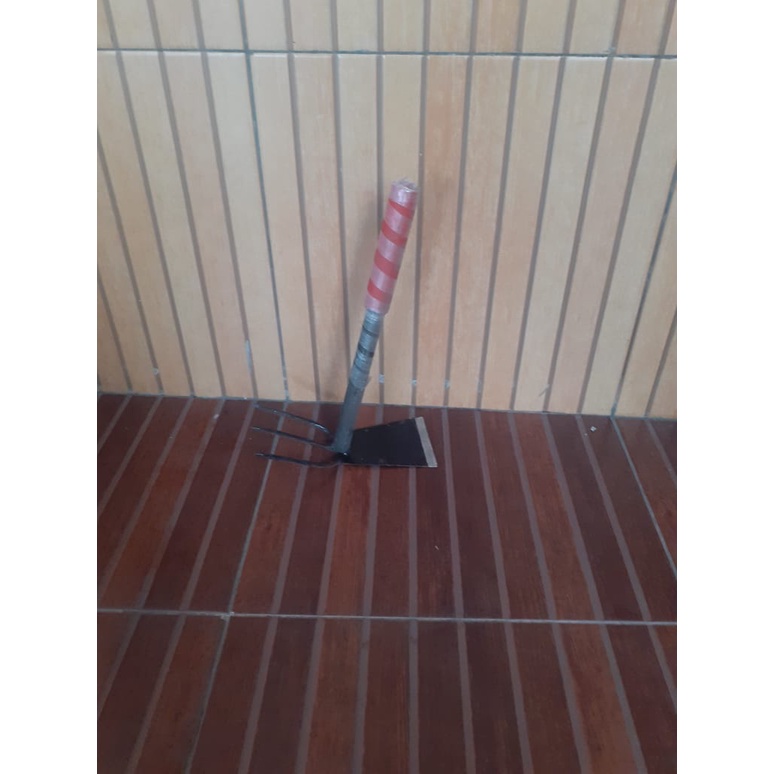 Cangkul garpu 2in1