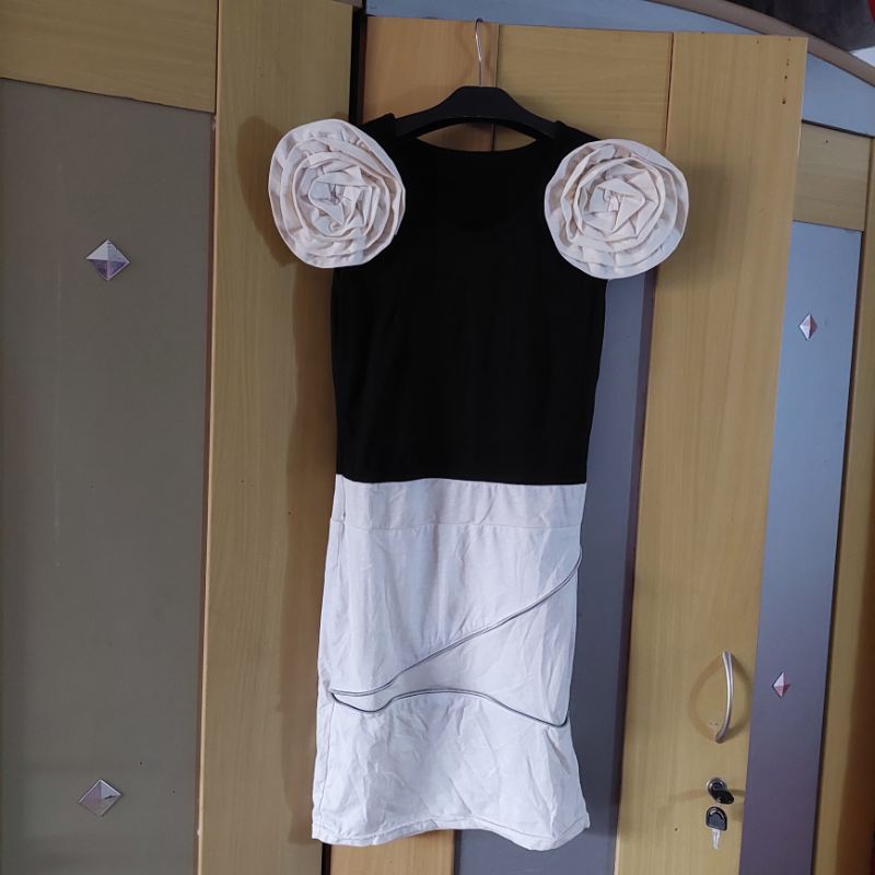 dress rose