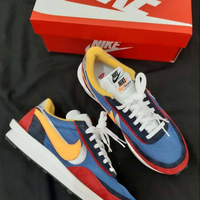 Sepatu sport