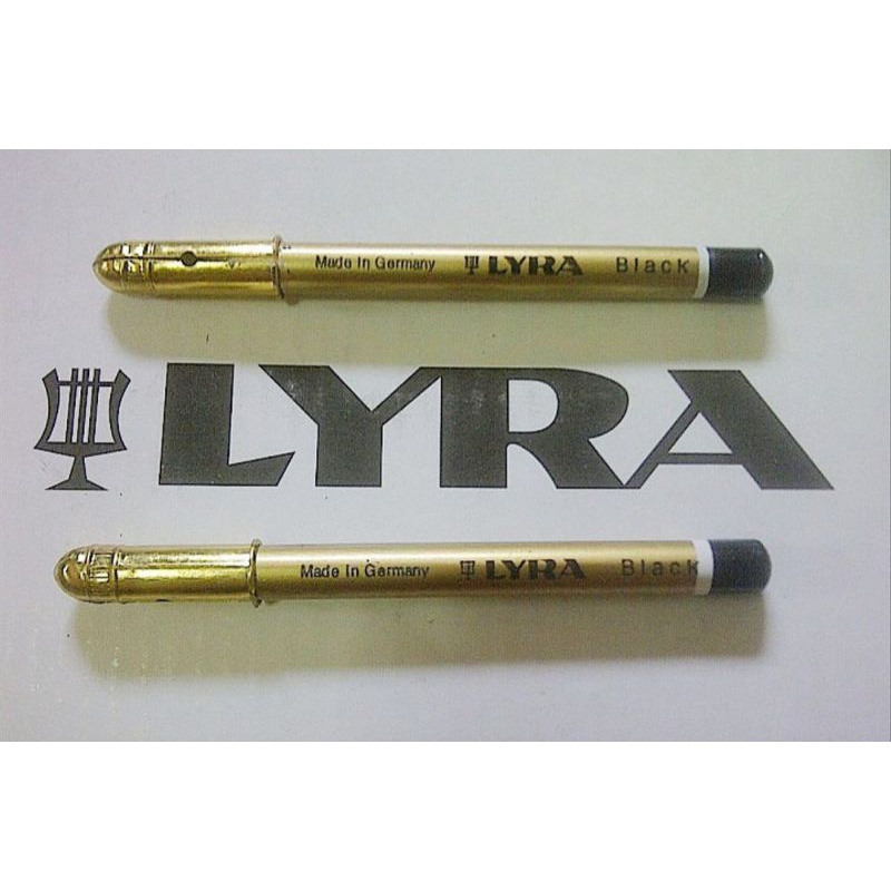 celak Lyra hitam