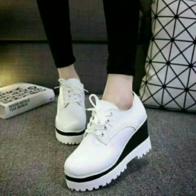 Wadges boot putih