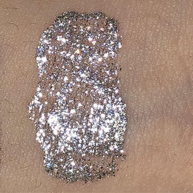 LIQUID GLITTER EYESHADOW SILVER