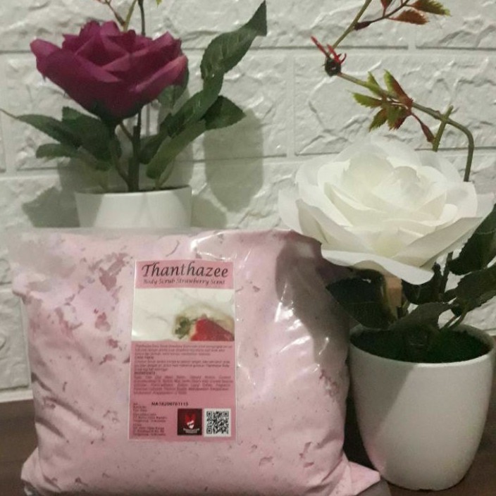Lulur | Body Scrub Strawbery Thanthazee