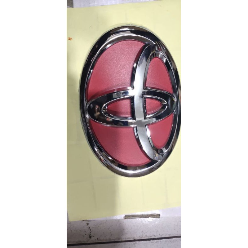 Logo TOYOTA Merah