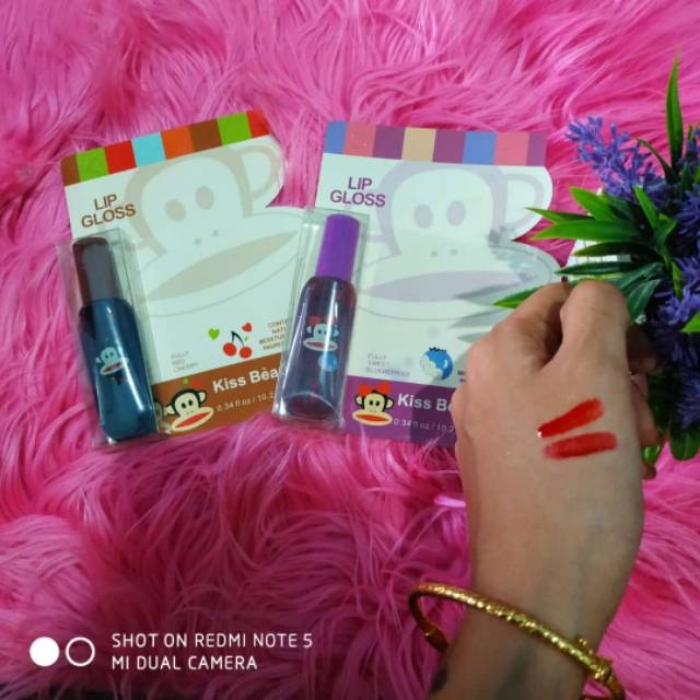 Liptint monkey