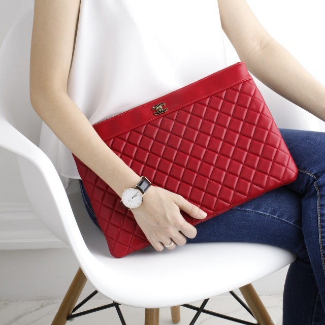 Chanel Envelope Quilted Ocase A6 9823
