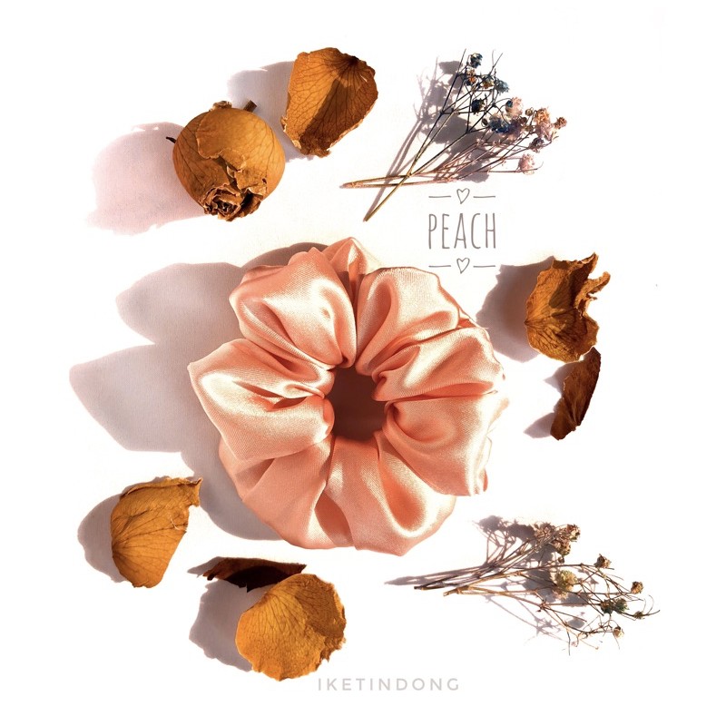 ~Peach Scrunchie