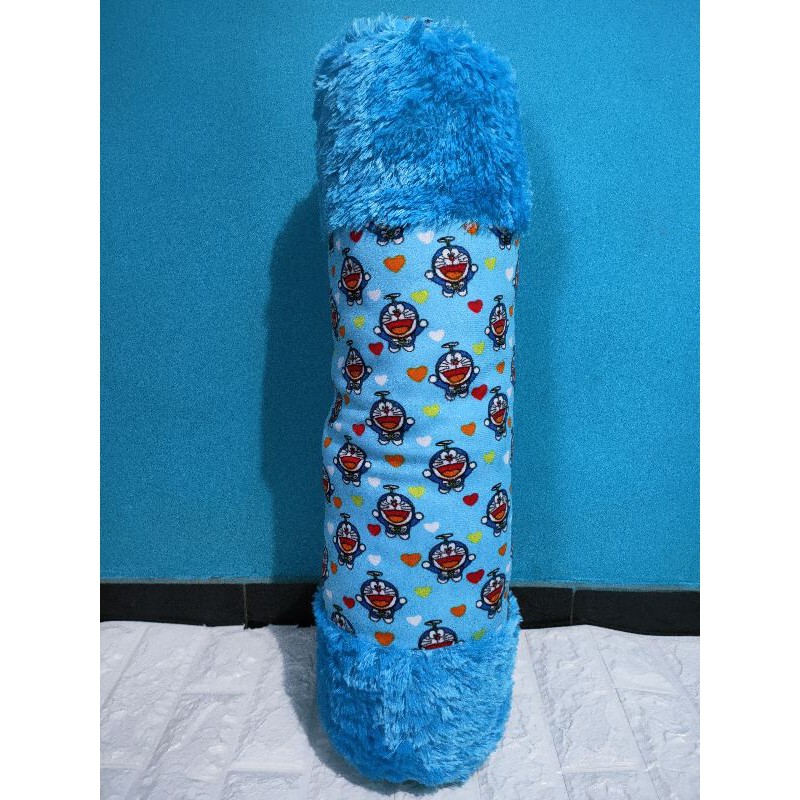 Boneka Guling Doraemon