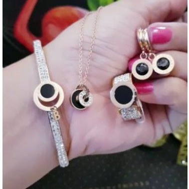 Perhiasan titanium set lapis emas 18k V357