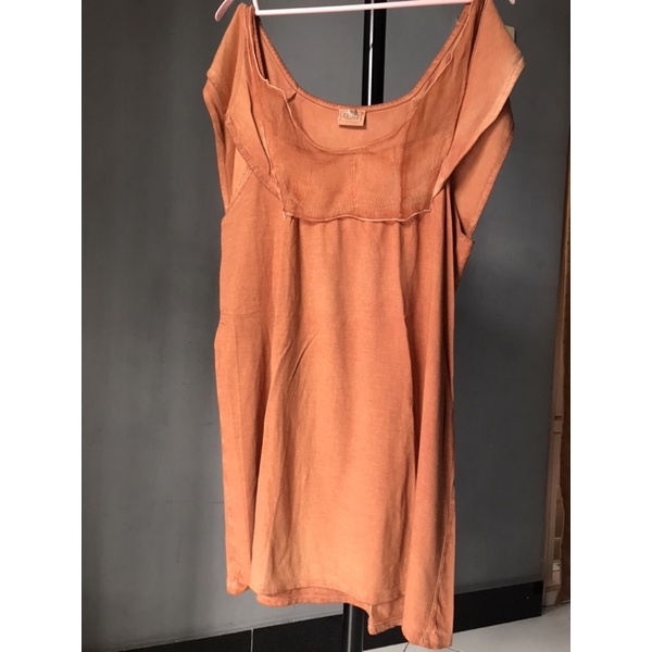 brown_dress