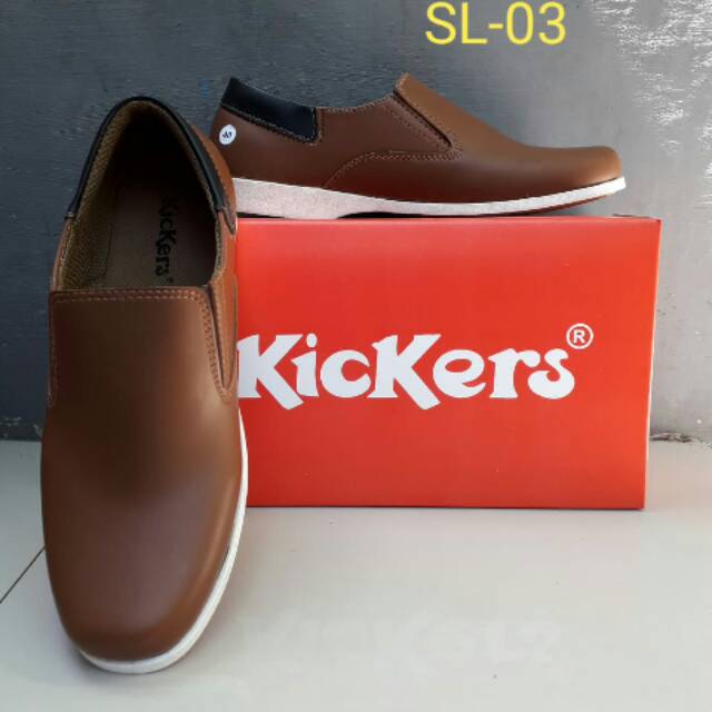 Sepatu kickers
