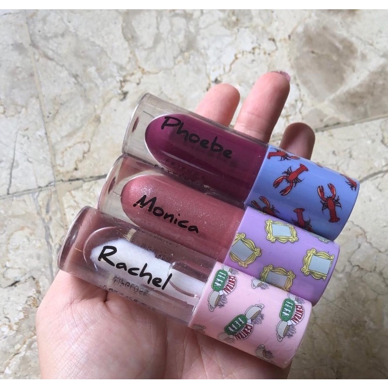 FRIENDS x makeup revolution lipgloss