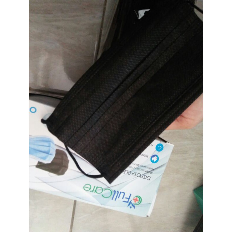 MASKER EARLOP HITAM