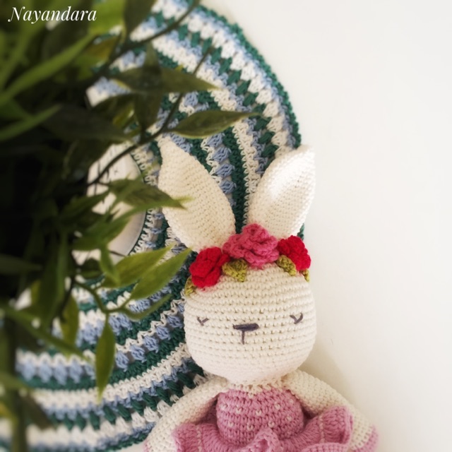 Boneka rajut bunny