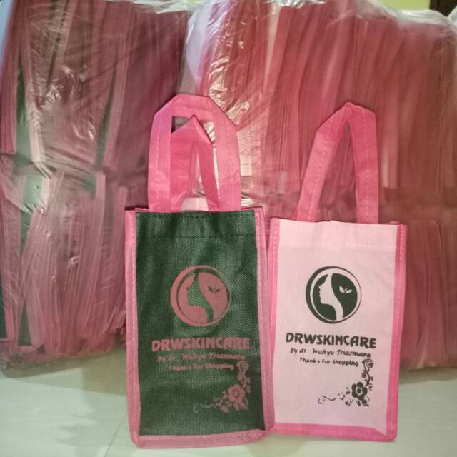 Tas mungil bahan sponbound