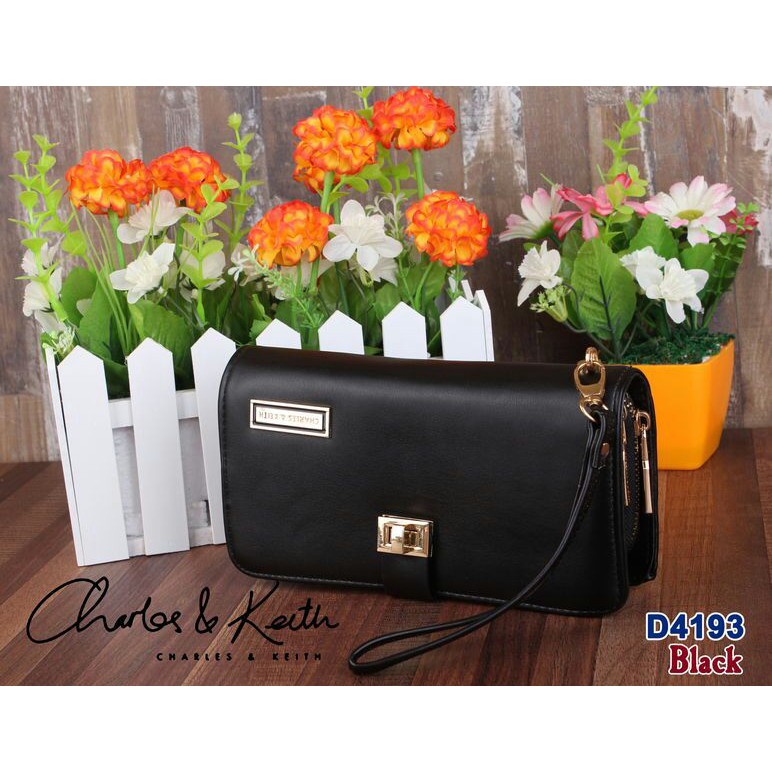 Wallet Charles & Keith D4193
