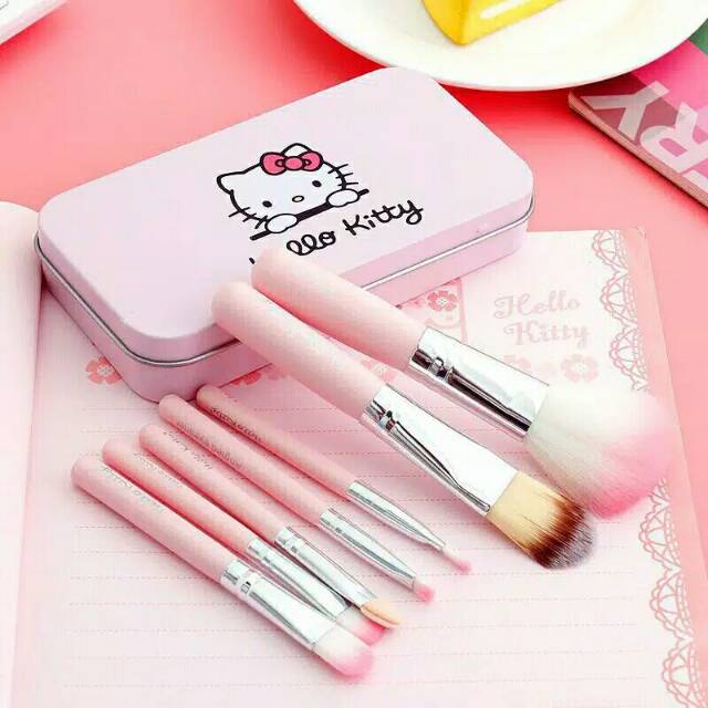 Hello kitty mini brush