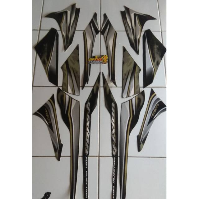 striping/lis vixion 2012 hitam