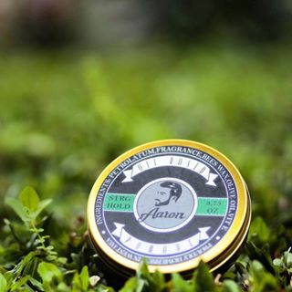 AARON POMADE