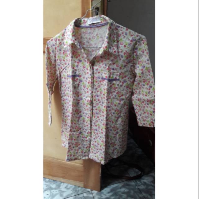 PRELOVED KEMEJA BUNGA