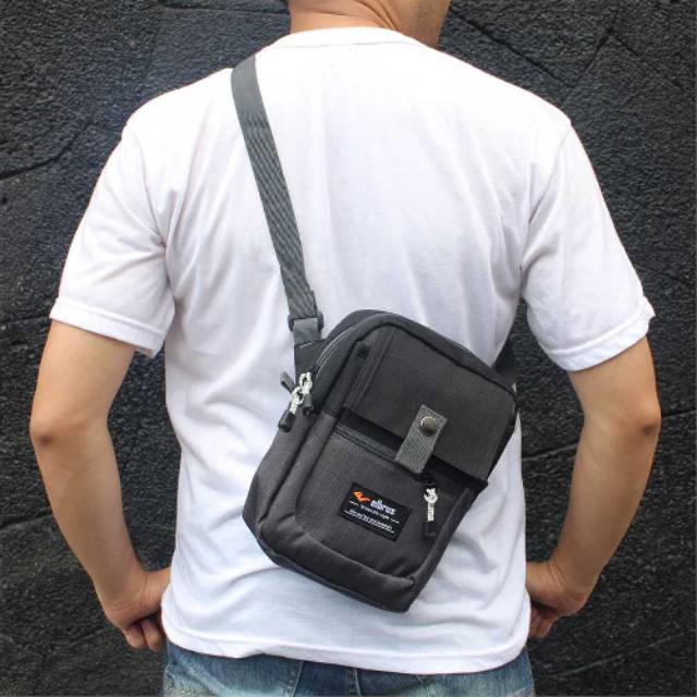 Tas sling bag
