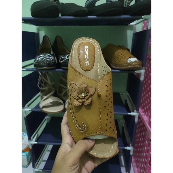 heels bunga coklat