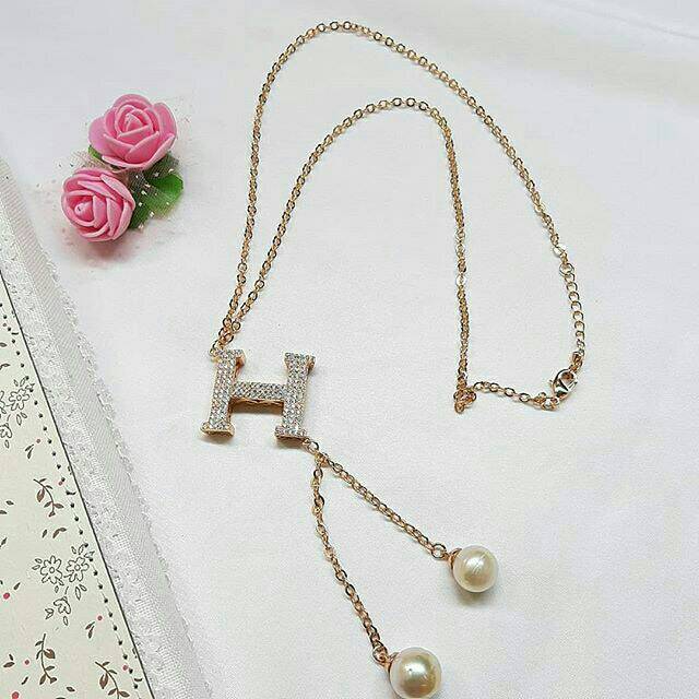 Kalung mutiara aur laut