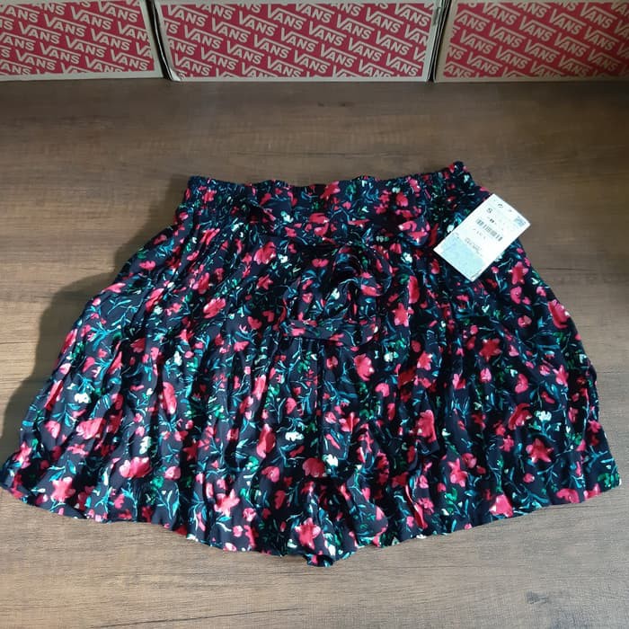 Celana pendek santai zara basic baru asli original