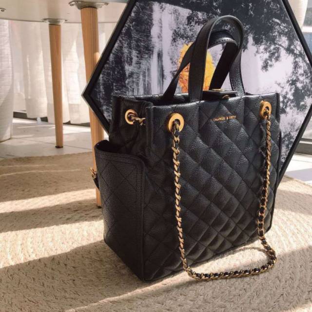 CK CAVIER QUILTED BIG BAG