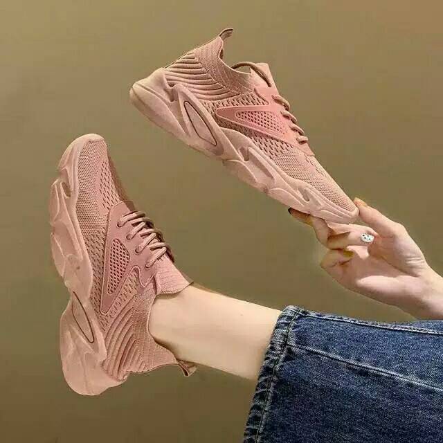 Sepatu wanita