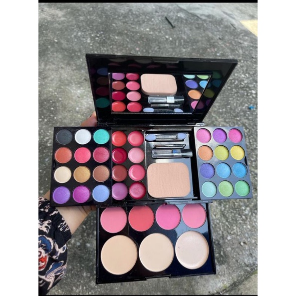 ads makeup