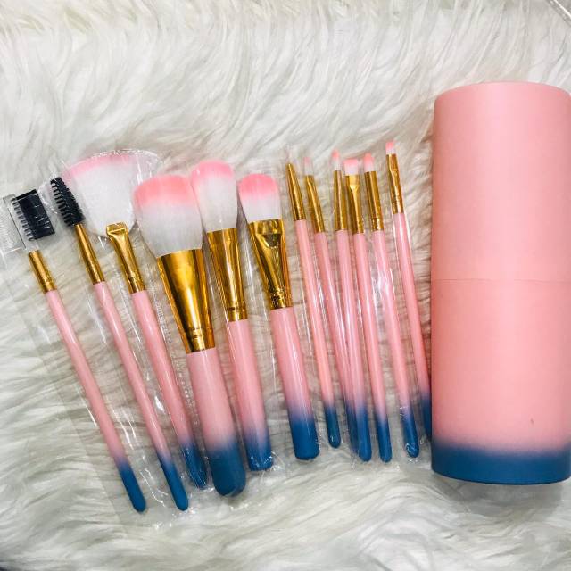 Brush makeup