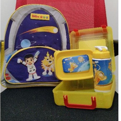 Tas sekolah dan tempat makan
