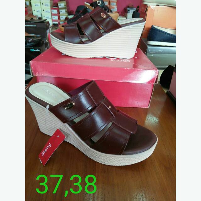 Sandal fladeo