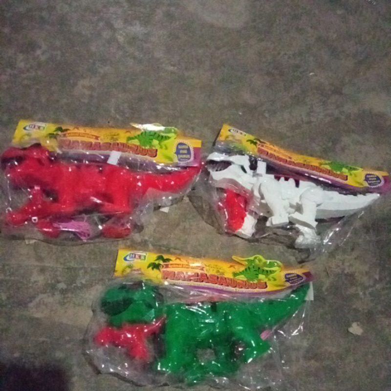 mainan dinosaurus