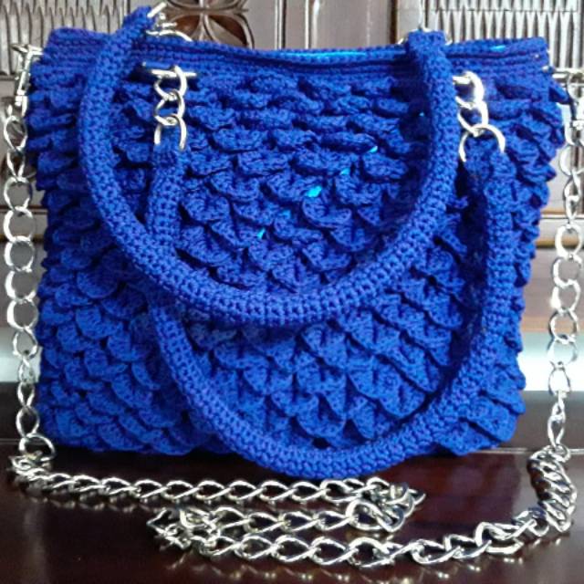 Tas rajut dongker.