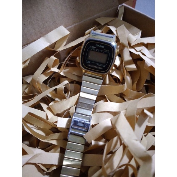 Casio LA670W - Gold