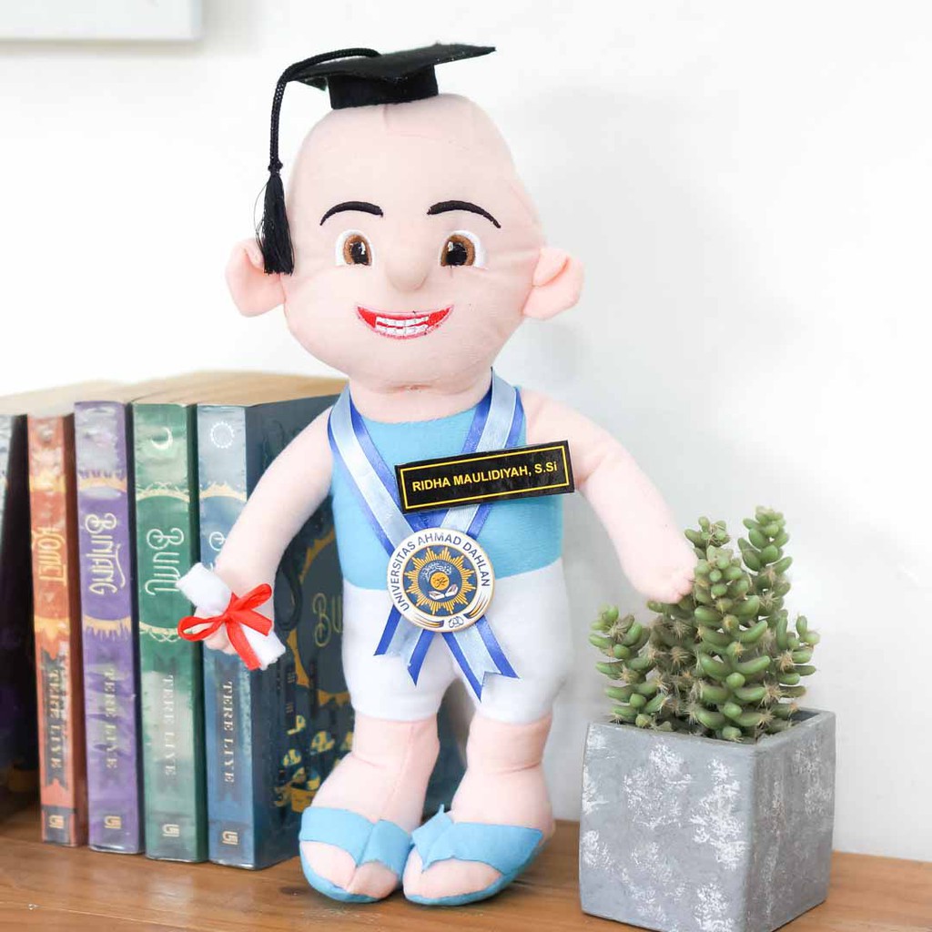Kado Wisuda Boneka Ipin Medium